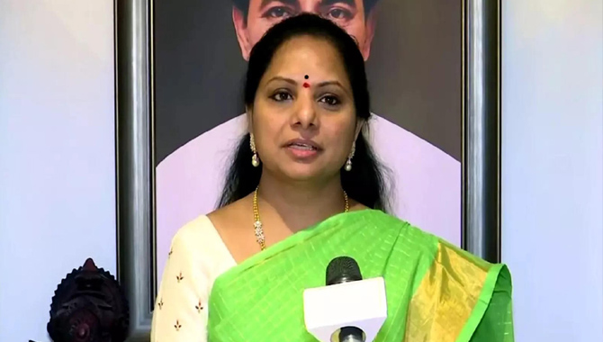 ఎమ్మెల్సీ కవిత సంచలన నిర్ణయం