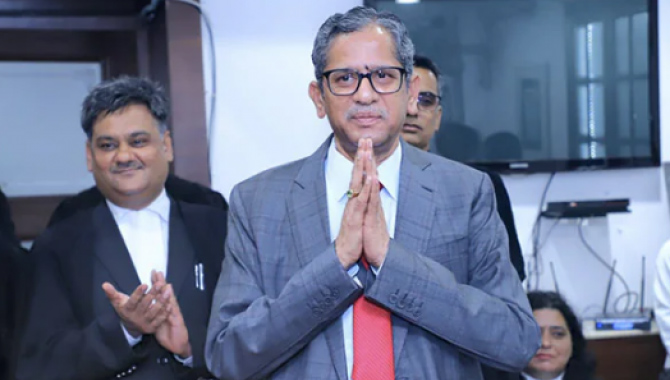 సారీ చెప్పిన  జస్టిస్ ఎన్వీ రమణ