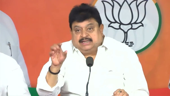 బీజేపీకి వస్తున్న ఆదరణ చూసి.. శాంతిభద్రతల పేరుతో