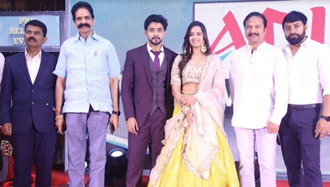 గౌతమ్ కృష్ణ, పూజిత పొన్నాడ ”ఆకాశ వీధుల్లో” ప్రీరిలీజ్ ఈవెంట్