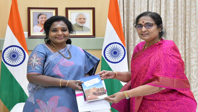 Former CS K. Ratnaprabha met Governor Dr. Tamilisai Soundararajan