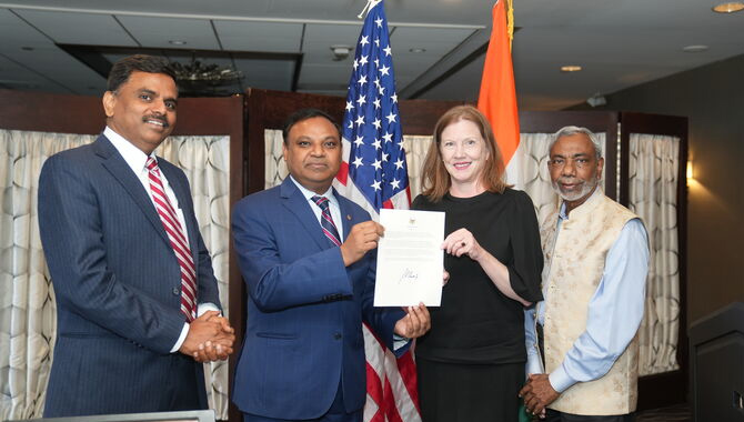 యూఎస్ఏ కాన్సులేట్ జనరల్ జెన్నిఫర్ లార్సన్ కు .. ఘన సత్కారం