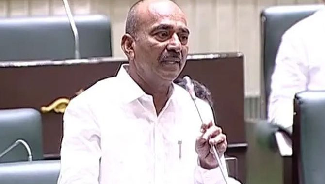 ఈటల రాజేందర్‌ను అసెంబ్లీలో ఉంచే ఉద్దేశం కేసీఆర్ కు లేదా?