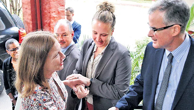 కాన్సుల్  జనరల్‌గా బాధ్యతలు చేపట్టిన జెన్నిఫర్ లార్సన్