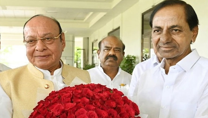 కేసీఆర్తో గుజరాత్ మాజీ సీఎం భేటీ