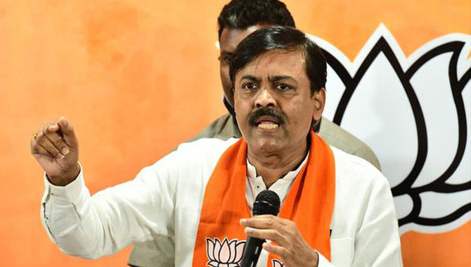 మూడు భవనాలు కట్టలేని ఈ ప్రభుత్వం.. మూడు రాజధానులు కడుతుందా?