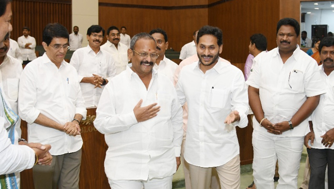 ఏపీ డిప్యూటీ  స్పీకర్‌గా కోలగట్ల వీరభద్రస్వామి ఎన్నిక