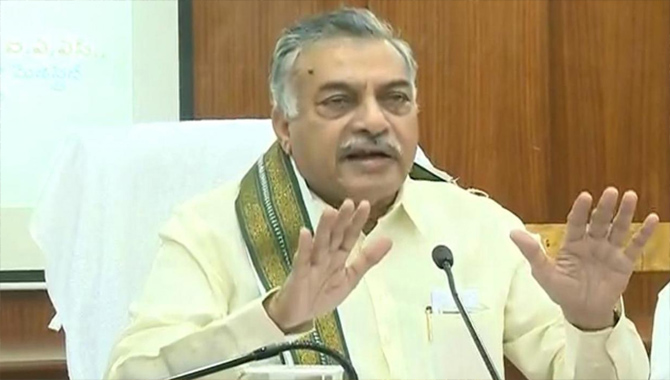 యార్లగడ్డ లక్ష్మీ ప్రసాద్ రాజీనామా