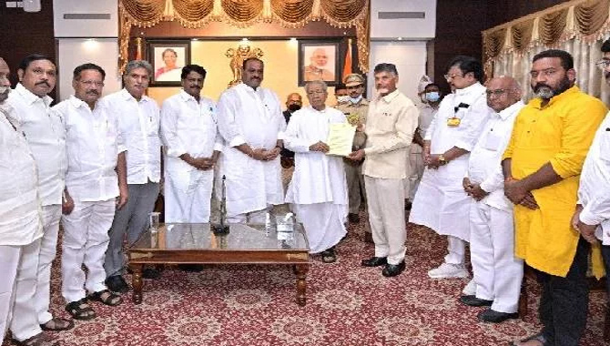 ఆ బిల్లును ఆమోదించొద్దు … గవర్నర్‌ను కోరిన చంద్రబాబు