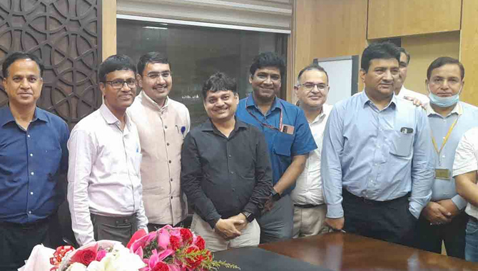 ఎయిమ్స్  డైరెక్టర్‌గా శ్రీనివాస్ బాధ్యతల స్వీకరణ