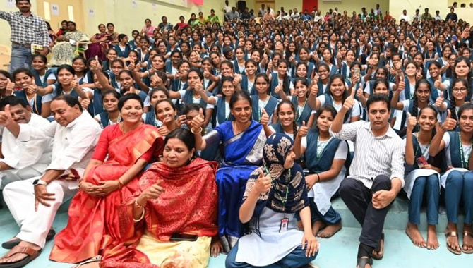 మీ పోరాటం నాకు నచ్చింది : మంత్రి కేటీఆర్