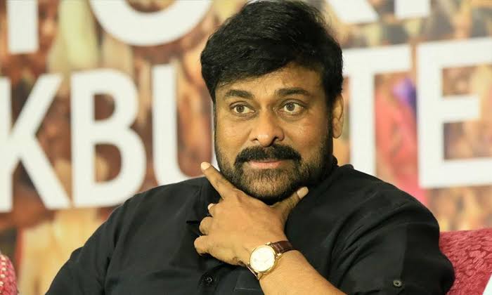 అదో తుత్తి..! రాజకీయానందంలో చిరంజీవి..!!