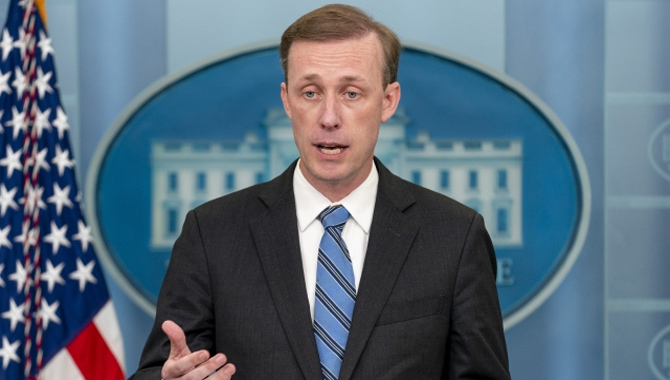 రష్యాను హెచ్చరించిన అమెరికా.. అణ్వాయుధాలు వాడితే