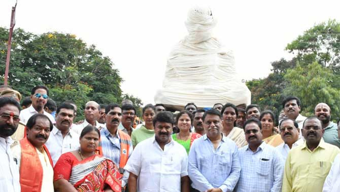 గాంధీ విగ్రహాన్ని ఆవిష్కరించనున్న సీఎం కేసీఆర్
