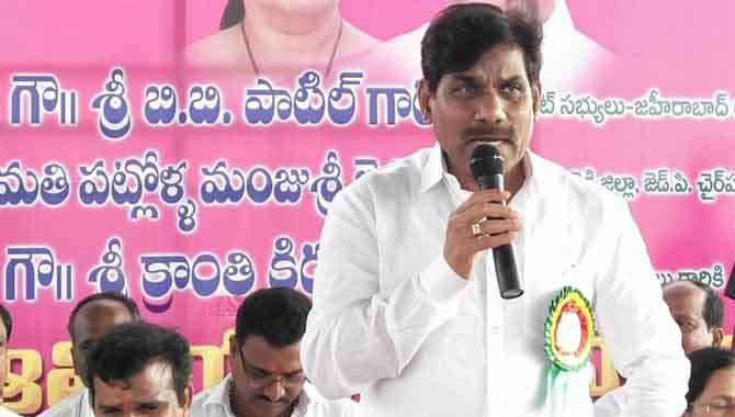 టీఆర్ఎస్ ఎంపీ బీబీ పాటిల్‌కు.. సుప్రీంలో చుక్కెదురు