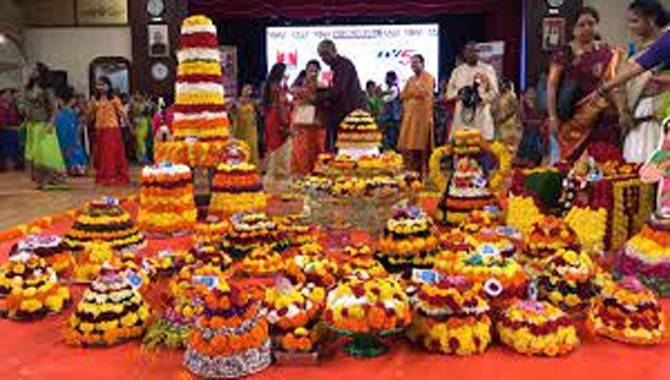 దుబాయ్‌లో బతుకమ్మ సంబురాలు