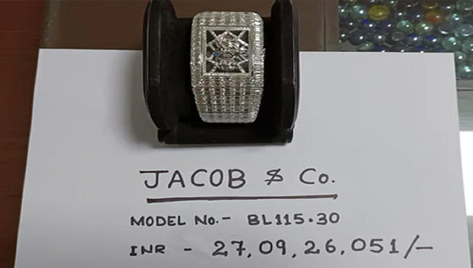 రూ.27 కోట్ల విలువైన వాచీ స్వాధీనం రూ.27 కోట్ల విలువైన వాచీ స్వాధీనం