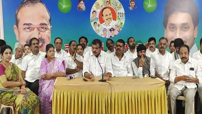 వికేంద్రీకరణకు మద్దతుగా… విశాఖ గర్జన ర్యాలీ