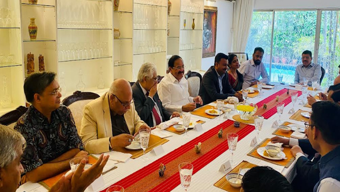 భారత మాజీ ఉపరాష్ట్రపతి ఎం వెంకయ్యనాయుడు గారి మలేషియా సింగపూర్ పర్యటన