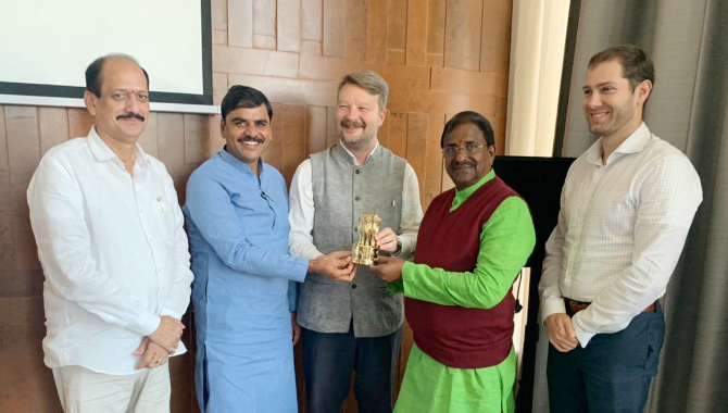 సోము వీర్రాజుతో యూఎస్ కాన్సులేట్ జనరల్ ప్రతినిధి బృంధం భేటీ