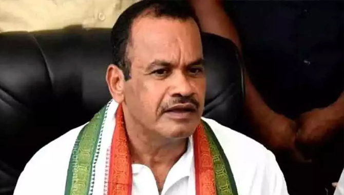 ఆయనే మునుగోడు ఉప ఎన్నికల్లో గెలిపిస్తాడు : వెంకట్ రెడ్డి