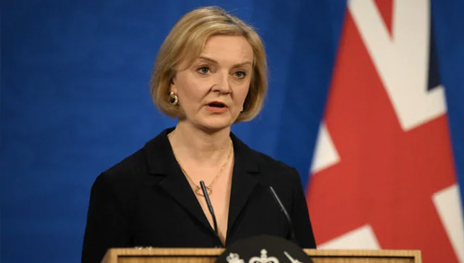 24 లోగా లిజ్ ట్రస్‌పై అవిశ్వాస తీర్మానం ?