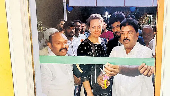 ఇలాంటి పథకాన్ని ఎక్కడా చూడలేదు.. ఎన్ఆర్ఐ దంపతులు