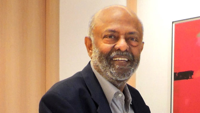 దాతృత్వంలో నాడార్ టాప్.. రోజుకు రూ.3 కోట్లు