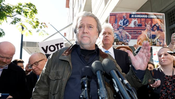 డొనాల్డ్ ట్రంప్ సహచరుడు స్టీవ్ బ్యానన్‌ కు జైలు శిక్ష