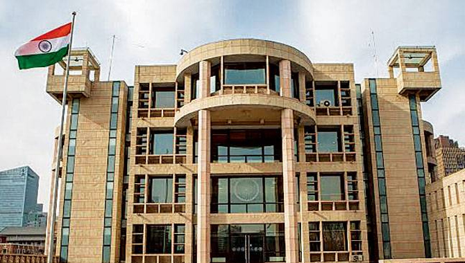 చైనా చేరుకున్న తర్వాతే ..భారతీయ విద్యార్థులకు ఎంబసీ సూచన