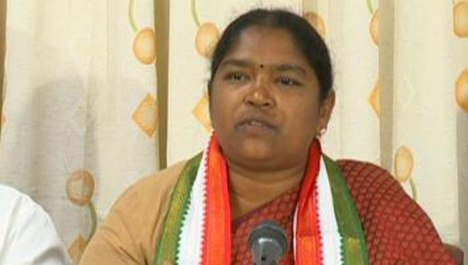 కాంగ్రెస్ ఎమ్మెల్యే సీతక్క సంచలన వ్యాఖ్యలు