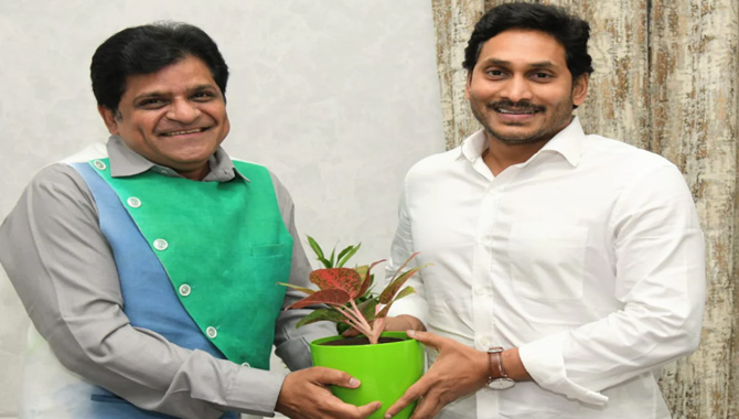 హాస్య నటుడు ఆలీ కి ఏ పి సర్కార్ నుండి కీలక పదవి  