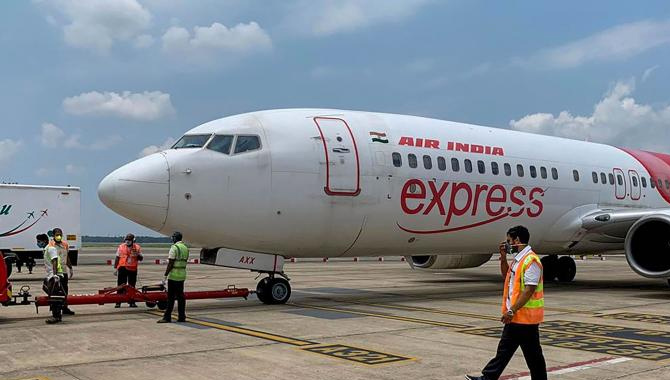 బెజవాడ టూ షార్జా విమాన సర్వీసు ప్రారంభం