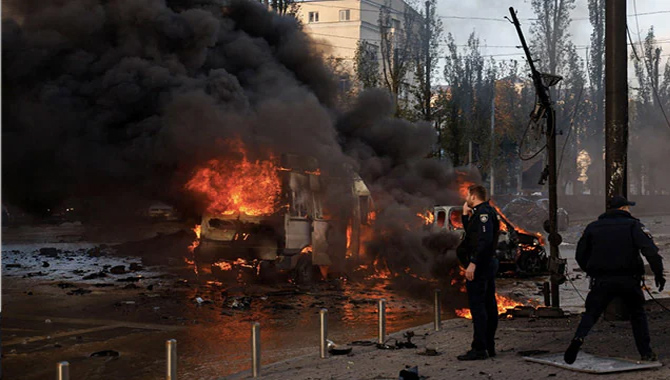 ఉక్రెయిన్ ప్రతిదాడి.. ఒక్కరోజే 1000 మంది