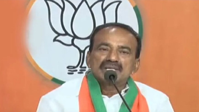 వాళ్ళకు మంత్రి పదవులు… ఇదెక్కడి ప్రజాస్వామ్యం ?