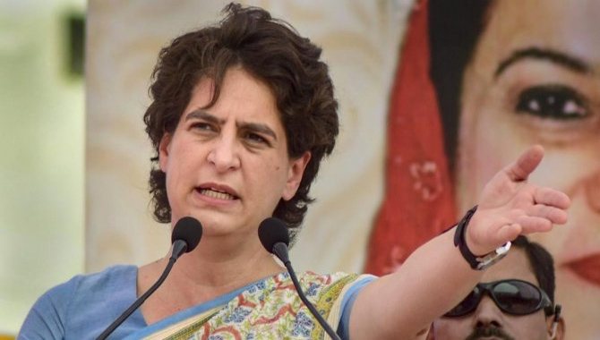 బీజేపీ డబుల్ ఇంజిన్ ప్రభుత్వంపై ప్రియాంక గాంధీ సెటైర్లు.. ఇంధనం నింపలేదంటూ జోకులు