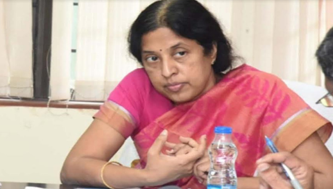 ఐఏఎస్ శ్రీలక్ష్మిని హైకోర్టు క్లీన్ చిట్..! చీఫ్ సెక్రటరీ అయ్యేందుకు మార్గం సుగమం..!!