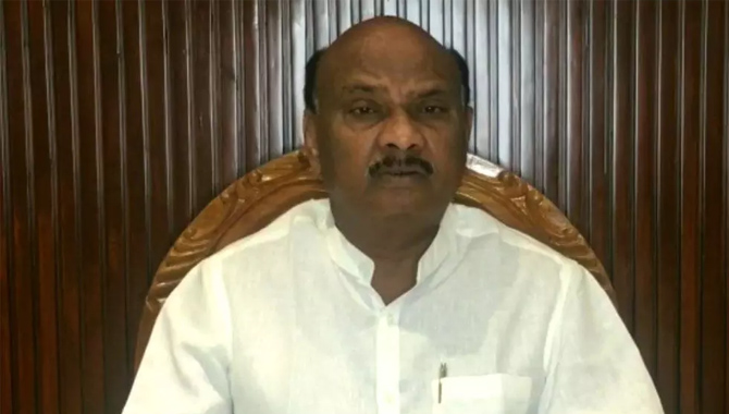 అయ్యన్నపాత్రుడికి హైకోర్టులో భారీ ఊరట