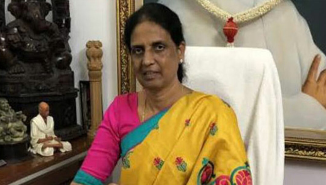 మాకు అపాయింట్‌మెంట్ ఇవ్వలేదు.. గవర్నర్‌పై మండిపడ్డ మంత్రి సబిత 