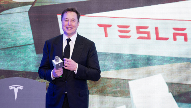 ప్రపంచ కుబేరుడు ఎలాన్ మస్క్ కు షాక్