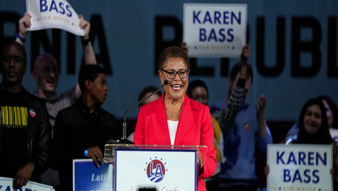 లాస్ఏంజెల్స్ మేయర్ గా నల్లజాతి మహిళ