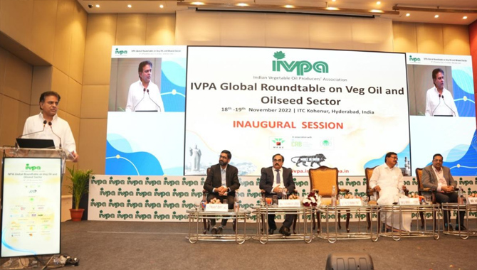 ఈ రంగంలో పెట్టుబడులు పెట్టే… పారిశ్రామికవేత్తలకు రాయితీలు : మంత్రి కేటీఆర్