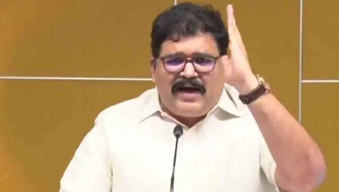 జనం ప్రశ్నిస్తే సమాధానం చెప్పండి.. ఎందుకు భయం ? :పట్టాభి