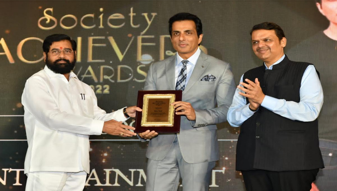 సొసైటీ అచీవర్స్ అవార్డ్స్ 2022లో సోనూ సూద్ ప్రతిష్టాత్మక ‘నేషన్స్ ప్రైడ్’ అవార్డు