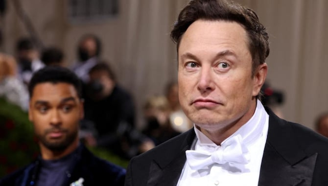 ట్విట్టర్ ఉద్యోగులకు భారీ షాక్