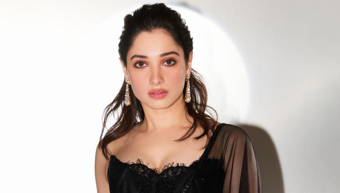 మిల్కీ బ్యూటీ తమన్నాకు  2023 లో అయినా హిట్టు దక్కేనా?