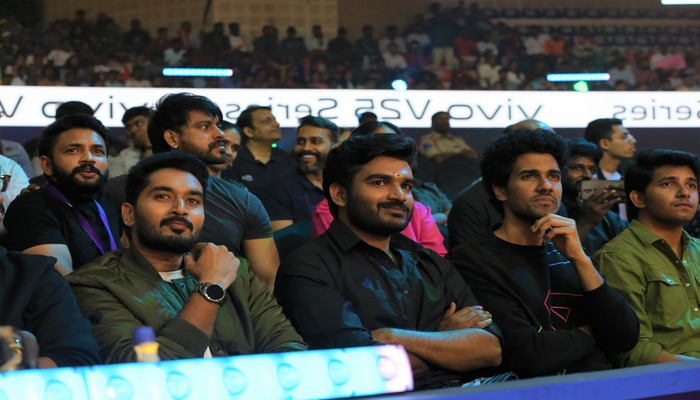 హైదరాబాద్ గచ్చిబౌలి స్టేడియంలో జరుగుతున్న ప్రో కబడ్డీ మ్యాచెస్ లో సందడి చేసిన స్టార్స్….