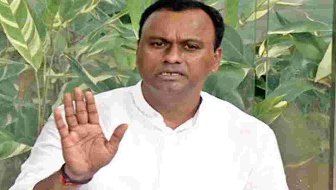 ఆ భయంతోనే ముందస్తు ఎన్నికలు.. కేసీఆర్‌పై రాజగోపాల్ రెడ్డి సంచలన వ్యాఖ్యలు