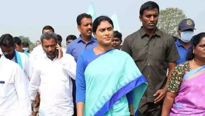 వైఎస్ షర్మిల పాదయాత్రకు హైకోర్టు అనుమతి
