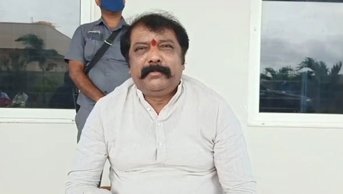 ఏపీలో ఐటీశాఖ కలకలం… మంత్రి జయరాం భార్యకు